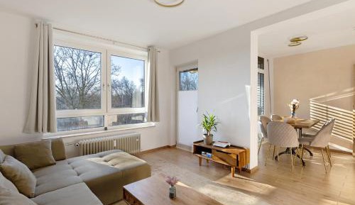 Superior One-Bedroom Apartment