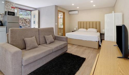 Superior One-Bedroom Apartment