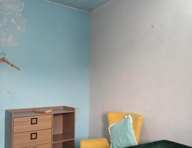 Single Room with Shared Bathroom