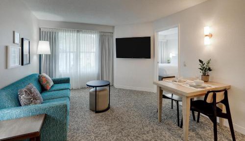 One-Bedroom King Suite