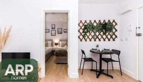 Apartment with Shower