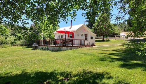 One-Bedroom Bungalow