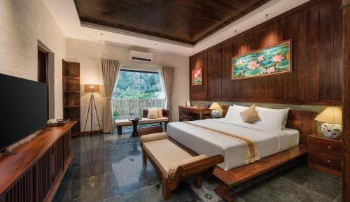 Junior Suite with Mountain View