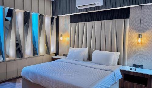 Suite with Garden View