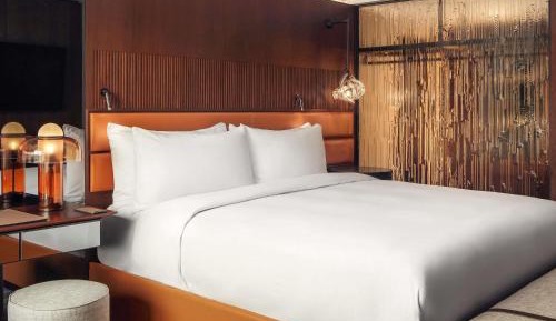 Deluxe King Room with River View