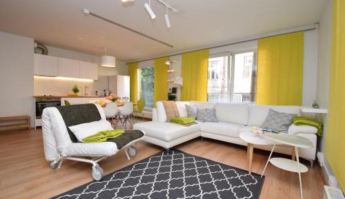 Deluxe Apartment