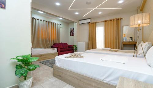 Suite with Balcony with Pyramids View