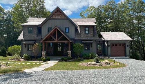Three-Bedroom Vacation Home 