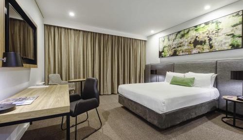 Standard Queen Room