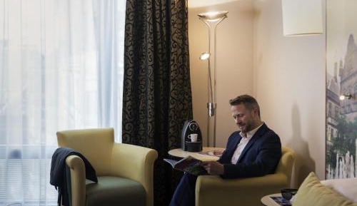 Junior King Suite - Non-Smoking