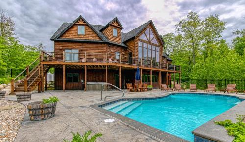 Seven-Bedroom Holiday Home