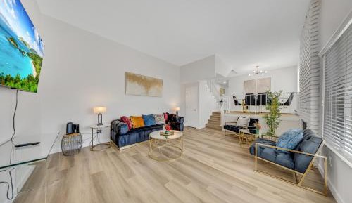 Three-Bedroom Deluxe Apartment