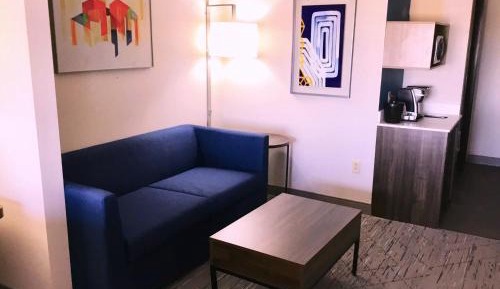 Suite with Two Beds - Non-Smoking