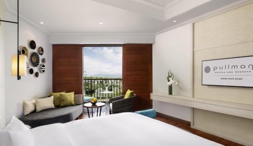 Deluxe Queen Room with Ocean View