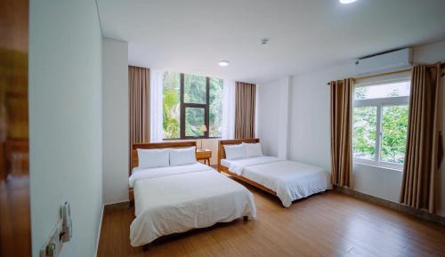 Deluxe Double or Twin Room with Mountain View