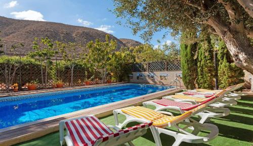 Villa with Garden View