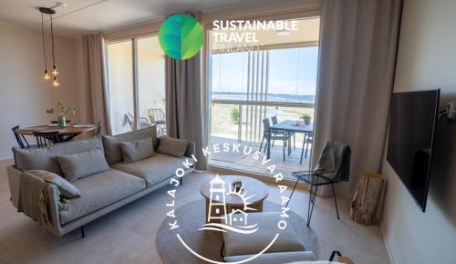 Two-Bedroom Apartment with Ocean View