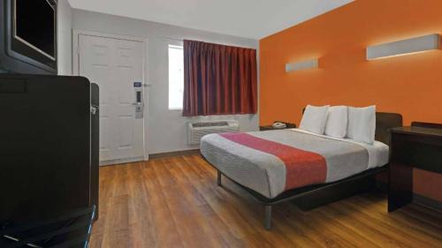 Queen Room - Non-Smoking