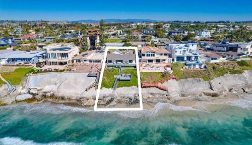 Three-Bedroom Vacation Home 