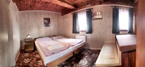 Double or Twin Room with Shared Bathroom