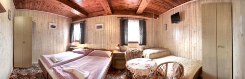 Triple Room with Shared Bathroom