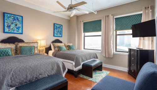 Efficiency King Suite with Two King Beds and Whirlpool - Non Smoking