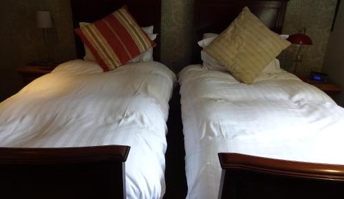 Double or Twin Room with Shower