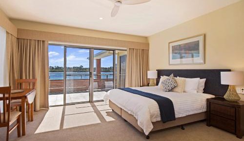 Superior King Room with Spa Bath and River View