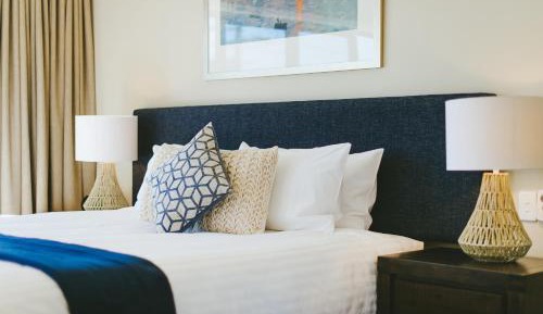 Superior King Room with River View - Wheelchair Accessible