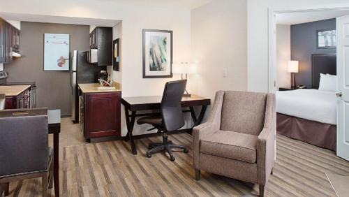 One-Bedroom King Suite
