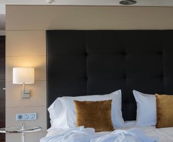 Luxury Suite with Spa Bath