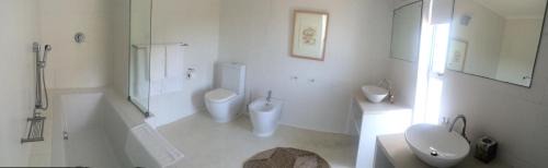 Deluxe Double Room with Sea View - Violet Whale