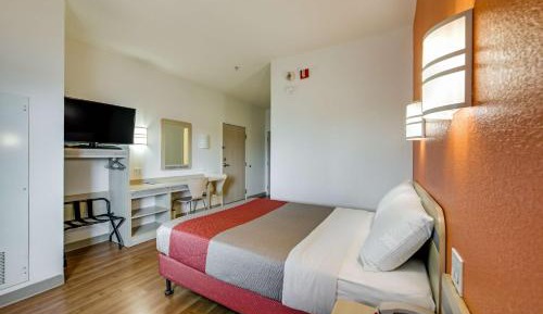 Queen Room - Disability Access - Roll in Shower