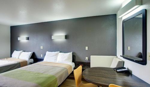 Queen Room with Two Queen Beds - Non-Smoking