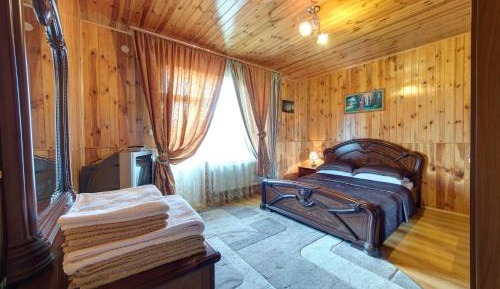 Standard Double Room with Shared Bathroom