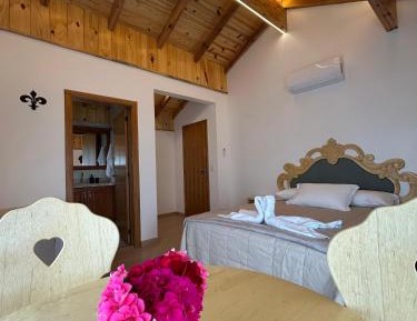 Suite with Garden View