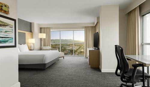 King Corner Room - Non-Smoking