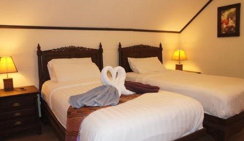 Twin Room with Private Bathroom