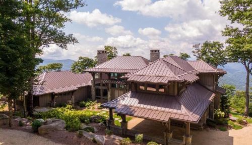 Five-Bedroom Holiday Home