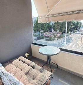 One-Bedroom Apartment with View