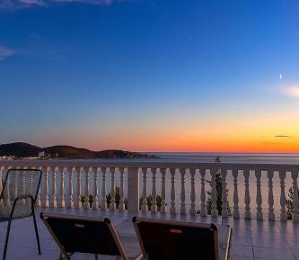 Four-Bedroom Deluxe Home - Oceanfront