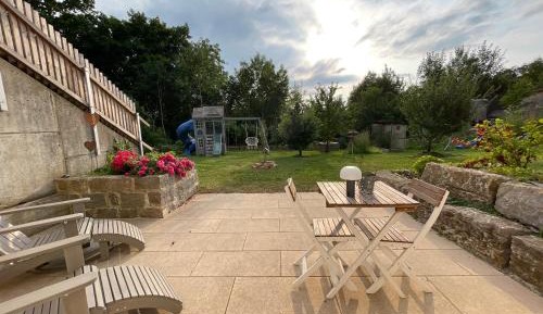 One-Bedroom Apartment with Garden View