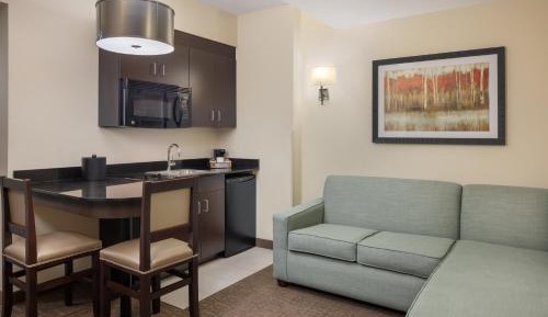 Luxury One-Bedroom Suite with Two Queen Beds City View (No Resort Fee)