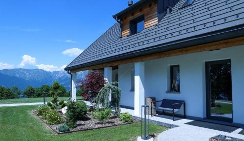 One-Bedroom Apartment with Garden View