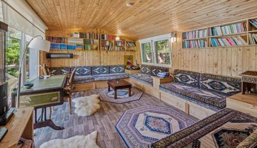 One-Bedroom Holiday Home