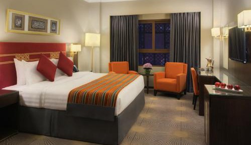 Superior King Room with City view