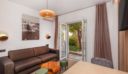 One-Bedroom Deluxe Apartment