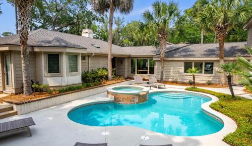 Five-Bedroom Holiday Home