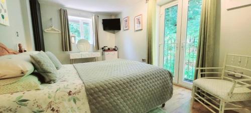 Queen Room with Garden View