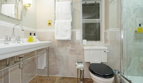 Superior Twin Room with City View